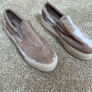 Platform slip one, size 9 1/2, silver velvet